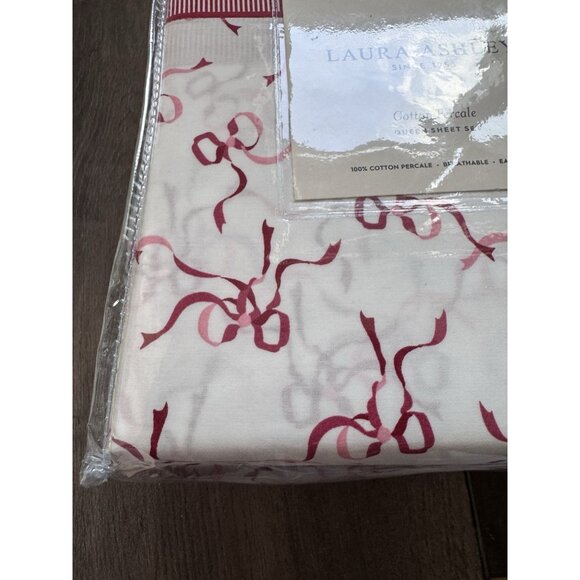 NWT Laura Ashley QUEEN Sheet Set TRAILING BOWS STRIPED HEM Red White Cotton - Picture 3 of 7